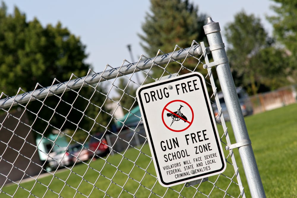 gun free drug free school zone sign